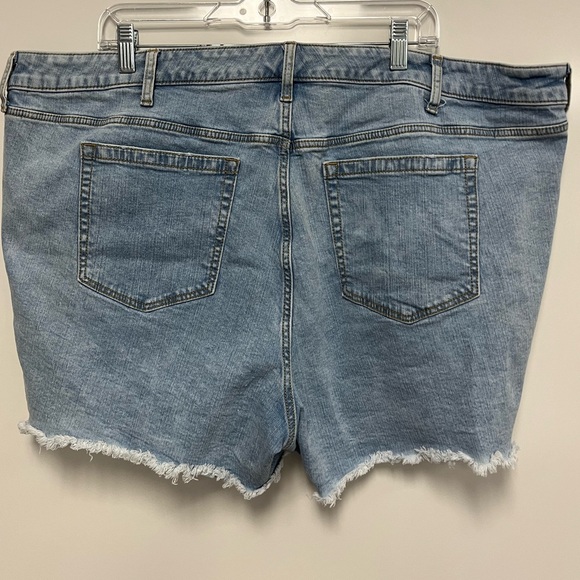 Torrid Mid Rise Mid Raw Hem Jean Shorts Sz. 24 - Picture 5 of 7
